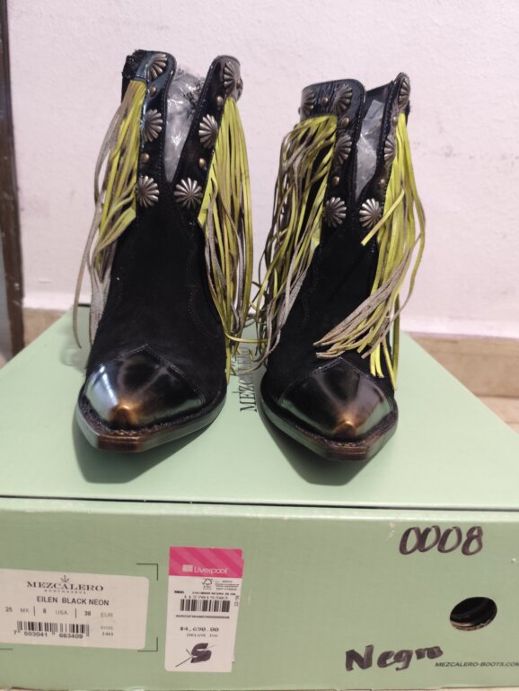 Botas MEZCALERO NEGRO NEON de Mezcalero Boots de segunda mano