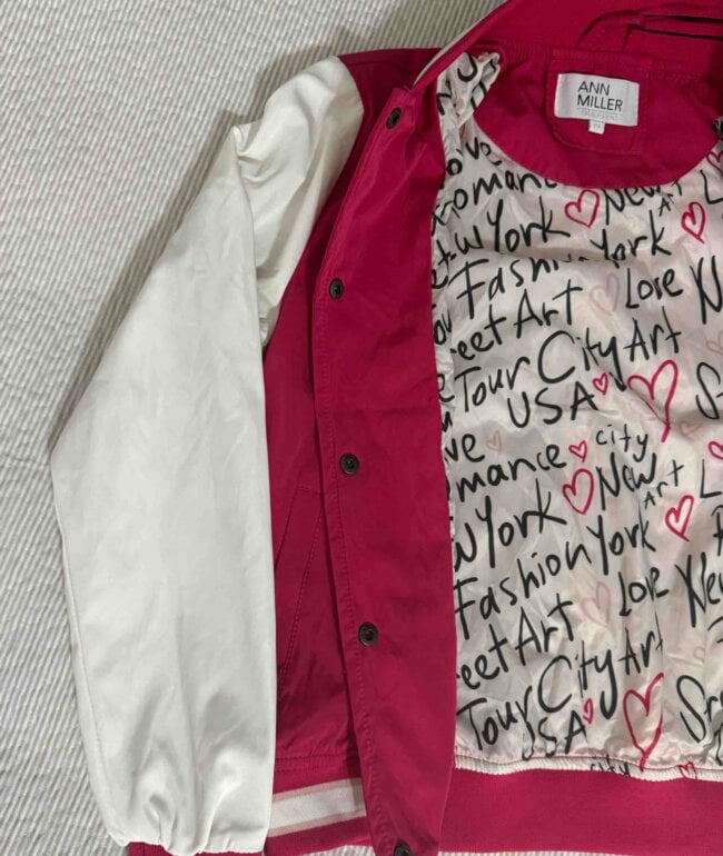 Chamarra Impermeable Rosa de Ann Miller de segunda mano GoTrendier