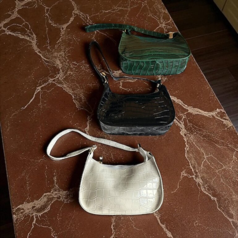 bolso negro mujer baguette