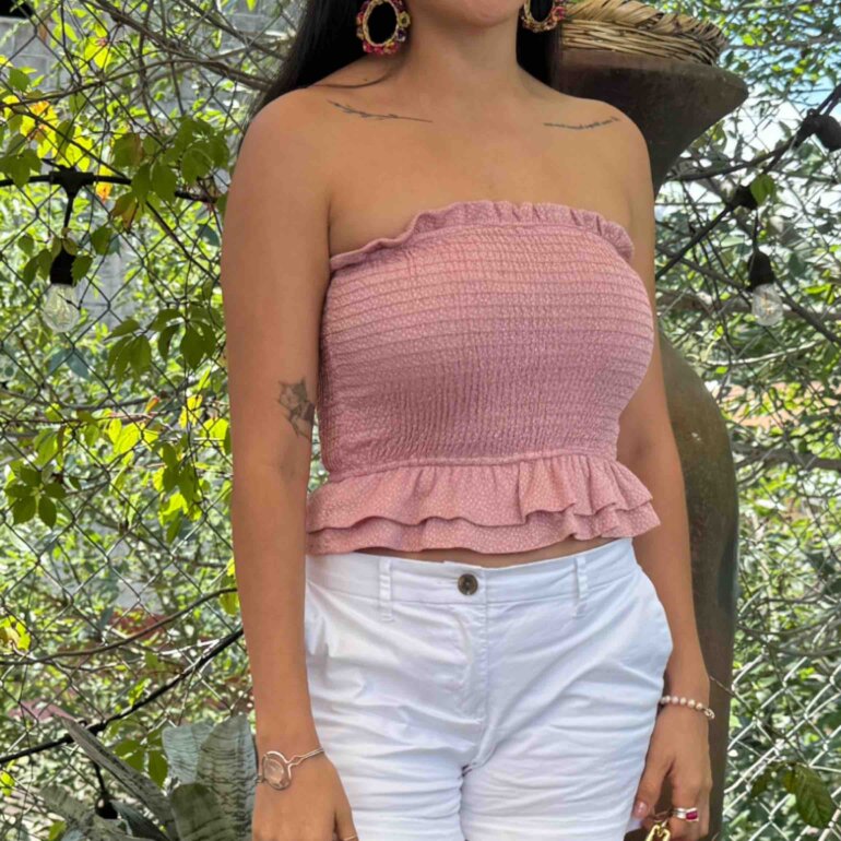 Blusa strapless con olanes de High Street de segunda mano GoTrendier