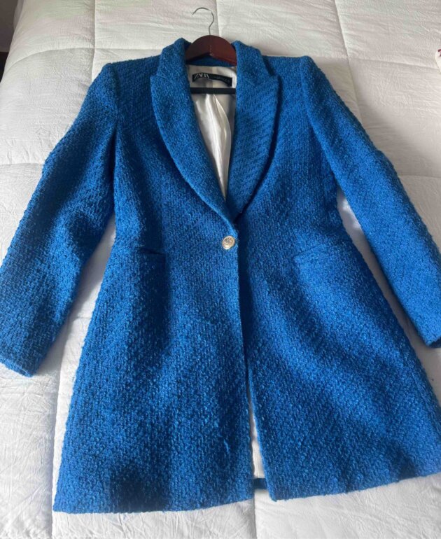 Abrigo azul Zara de segunda mano GoTrendier