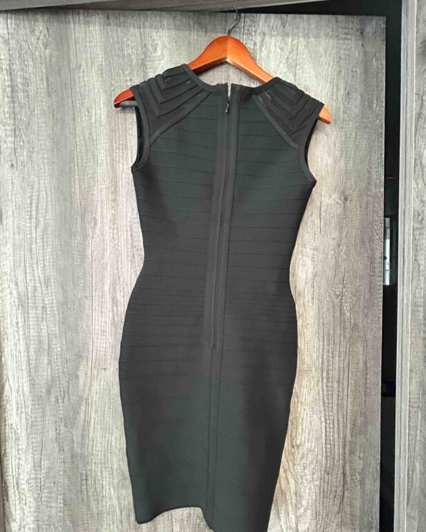 Vestidos Negros Vestidos Pegados Al Cuerpo Con Escote En La