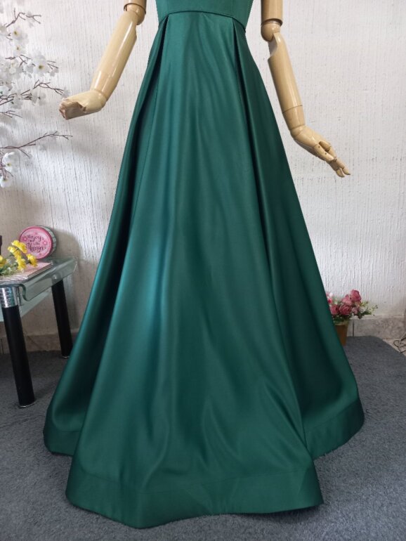 Vestido de satin verde esmeralda de Dress de segunda mano - GoTrendier