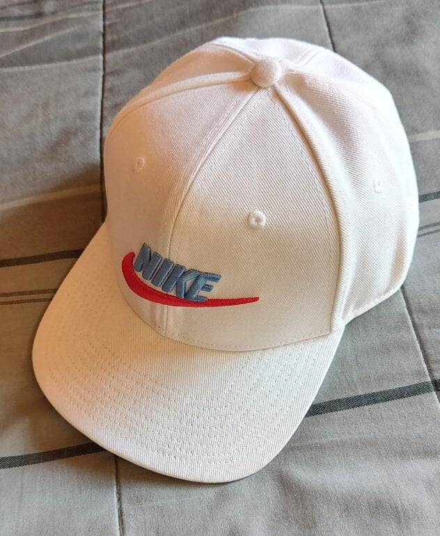 Gorra Nike plana blanca de segunda mano GoTrendier