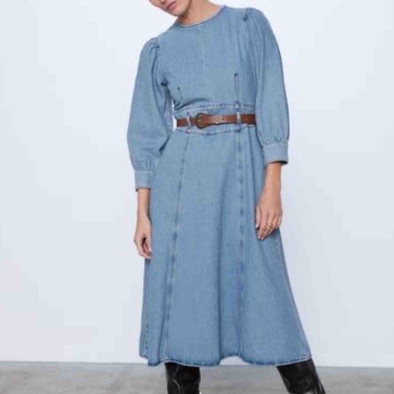 Vestido Midi Denim ZARA de segunda mano GoTrendier