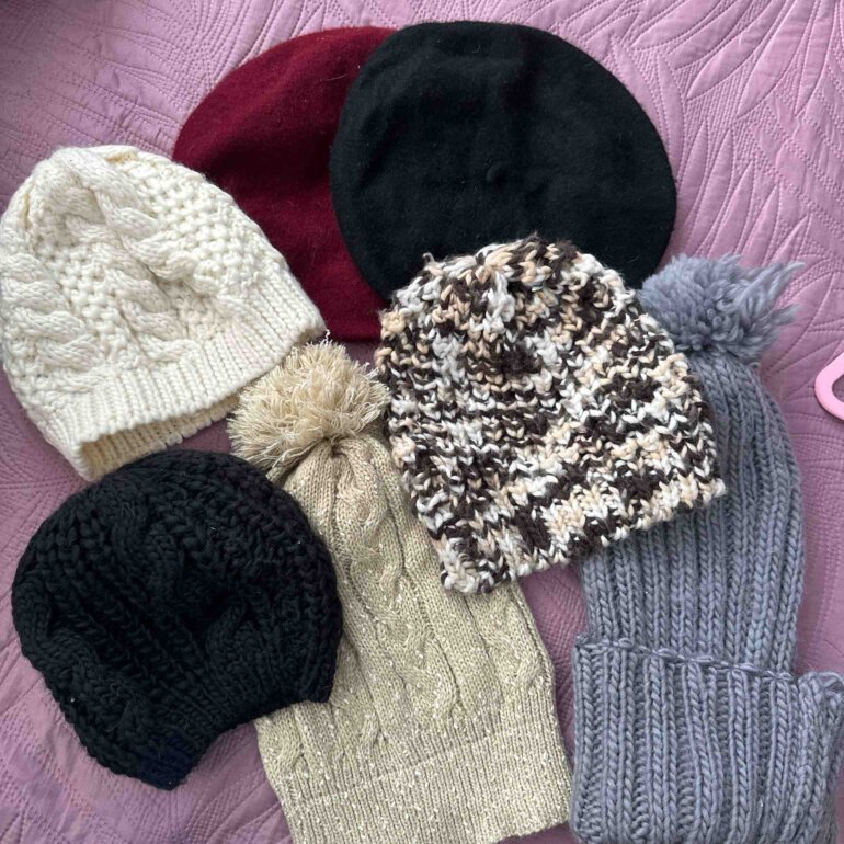 Set de gorros para el frío❤️ de Bershka de segunda mano GoTrendier