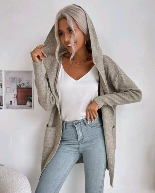 Sueter largo gris con gorro de Shein de segunda mano GoTrendier