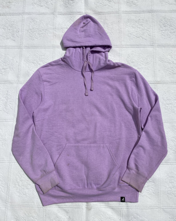 Sudadera lila con capucha de Cuidado Con El Perro de segunda mano