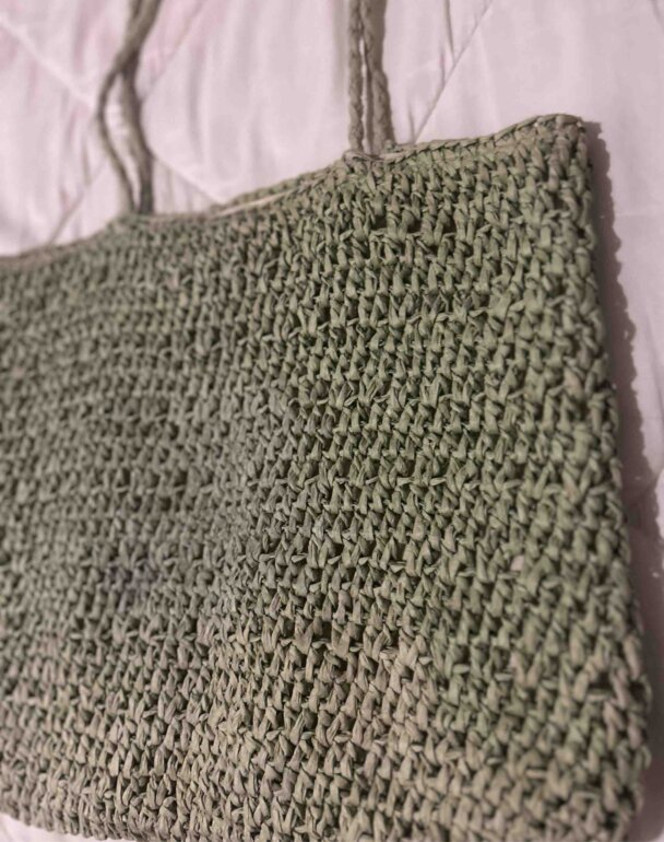 Bolsa de plata en crochet verde menta de Pull & Bear de