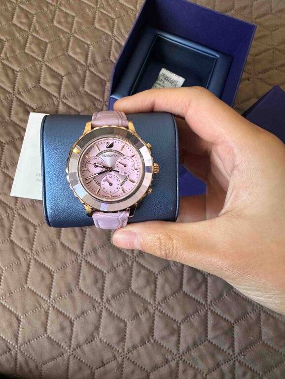 Reloj SWAROVSKI morado de segunda mano GoTrendier