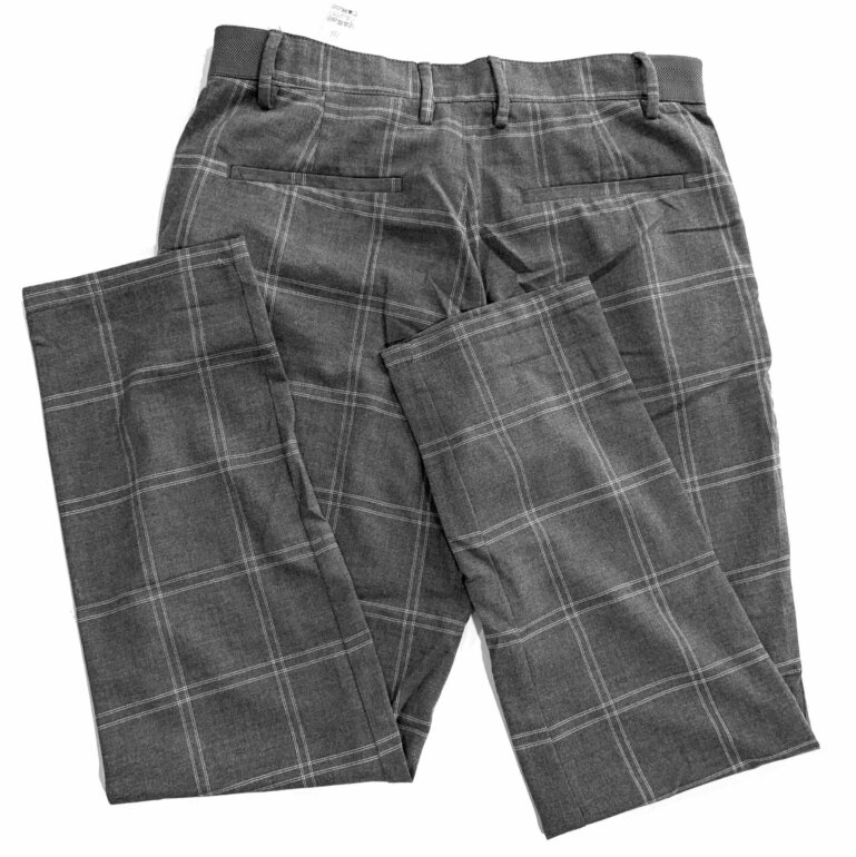 Pantalón gris cuadros estilo sastre de Bershka de segunda mano