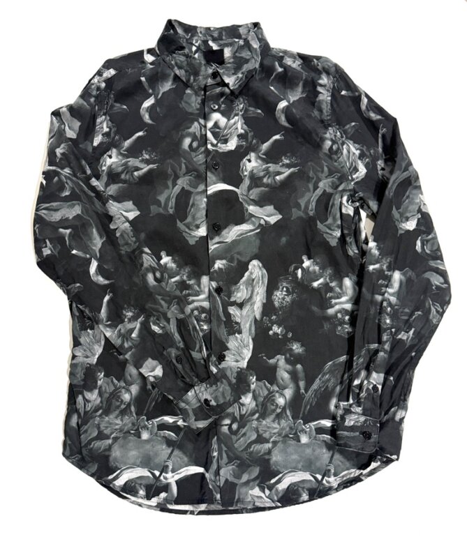 Camisa H&M Estampado Barroco Ángeles de segunda mano GoTrendier
