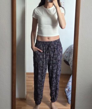 Pantalónbohemiovioletaconflores