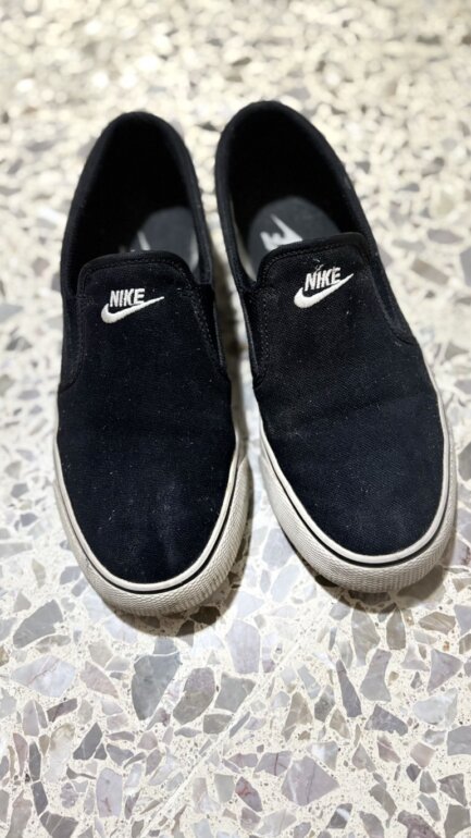 nike toki slip on womens black