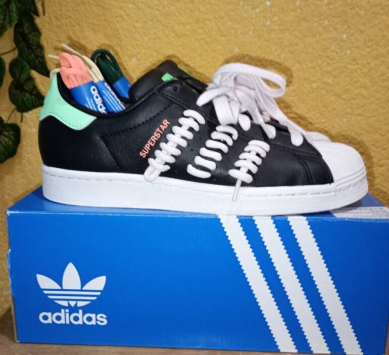 TENIS SUPERSTAR NUEVOS de Adidas de segunda mano - GoTrendier