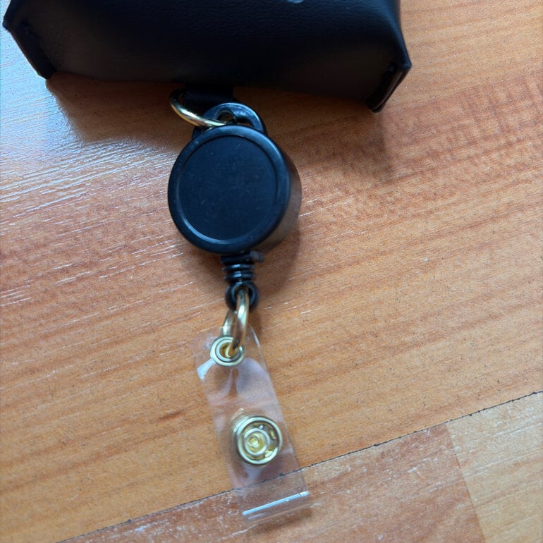 Oxxo Badge Reel