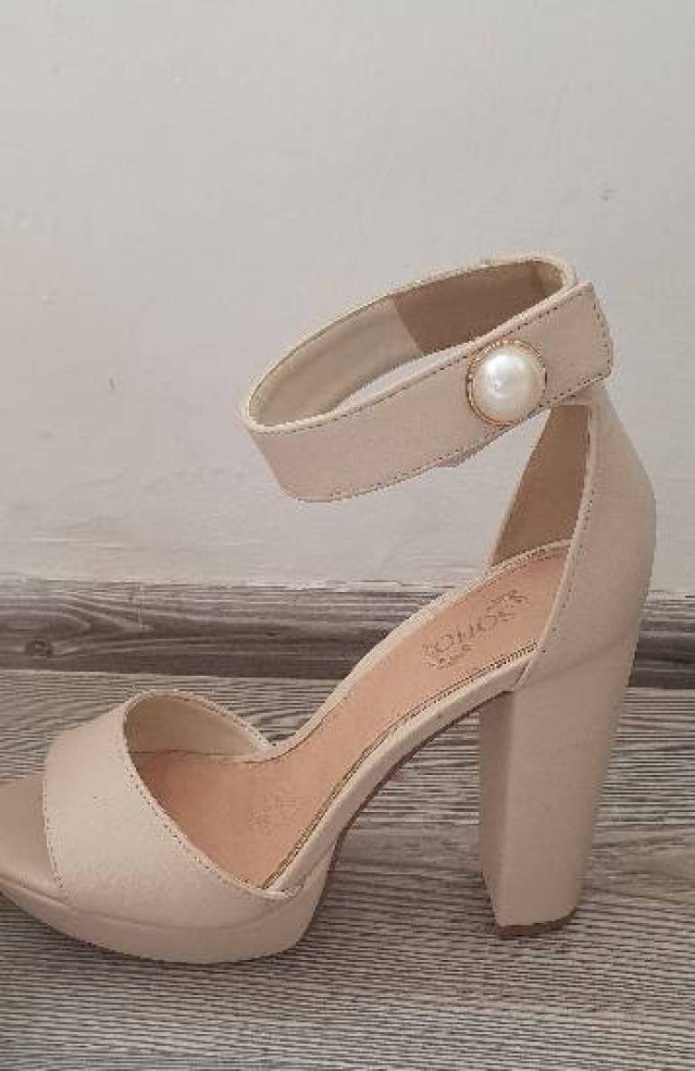 Zapatilla abierta beige de Soho de segunda mano - GoTrendier