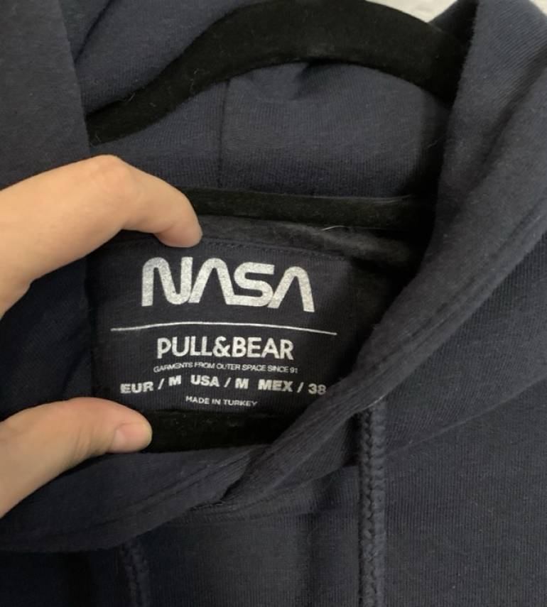 Sudadera nueva NASA marca PULL/BEAR de Pull & Bear de segunda mano GoTrendier