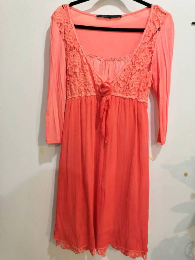 Vestido color melon de Vanity de segunda mano GoTrendier