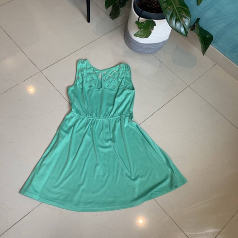 Vestido turquesa corto de Otras marcas de segunda mano GoTrendier