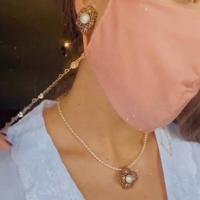 Collar para cubrebocas Espectacular! de Otras marcas de segunda mano