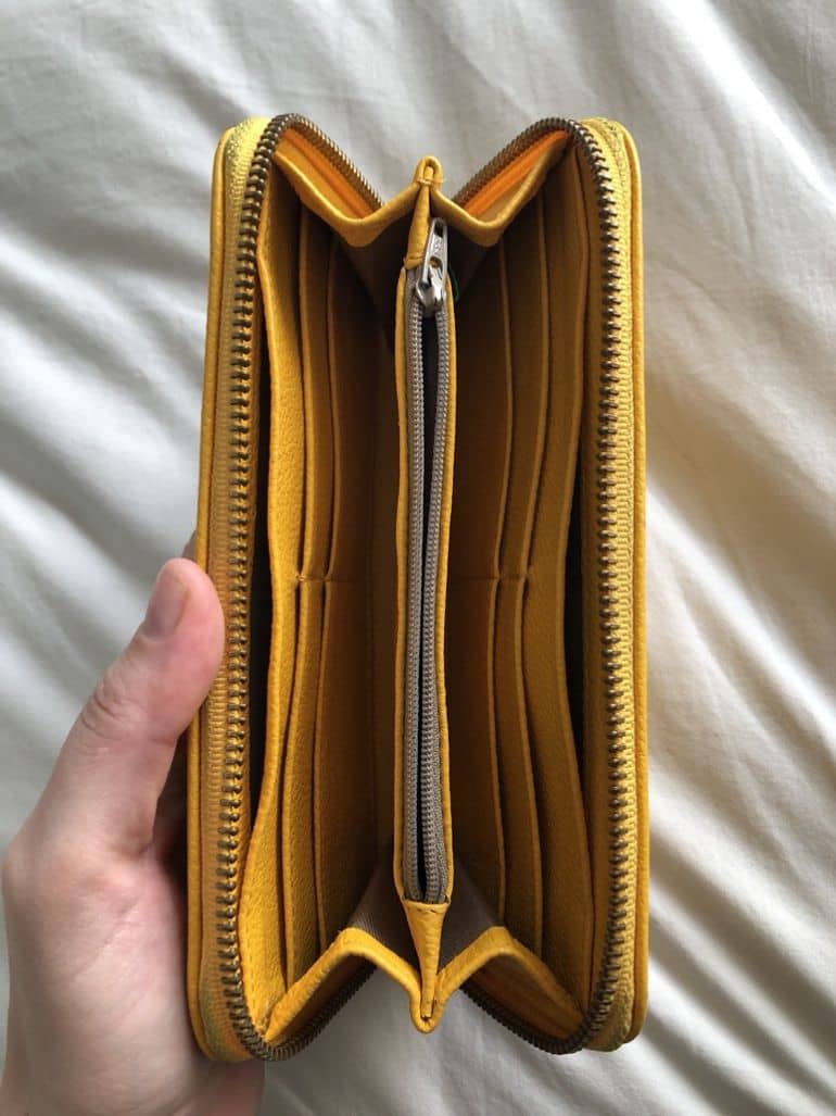 Cartera Oriana Rodríguez color mostaza de Otras marcas de segunda mano