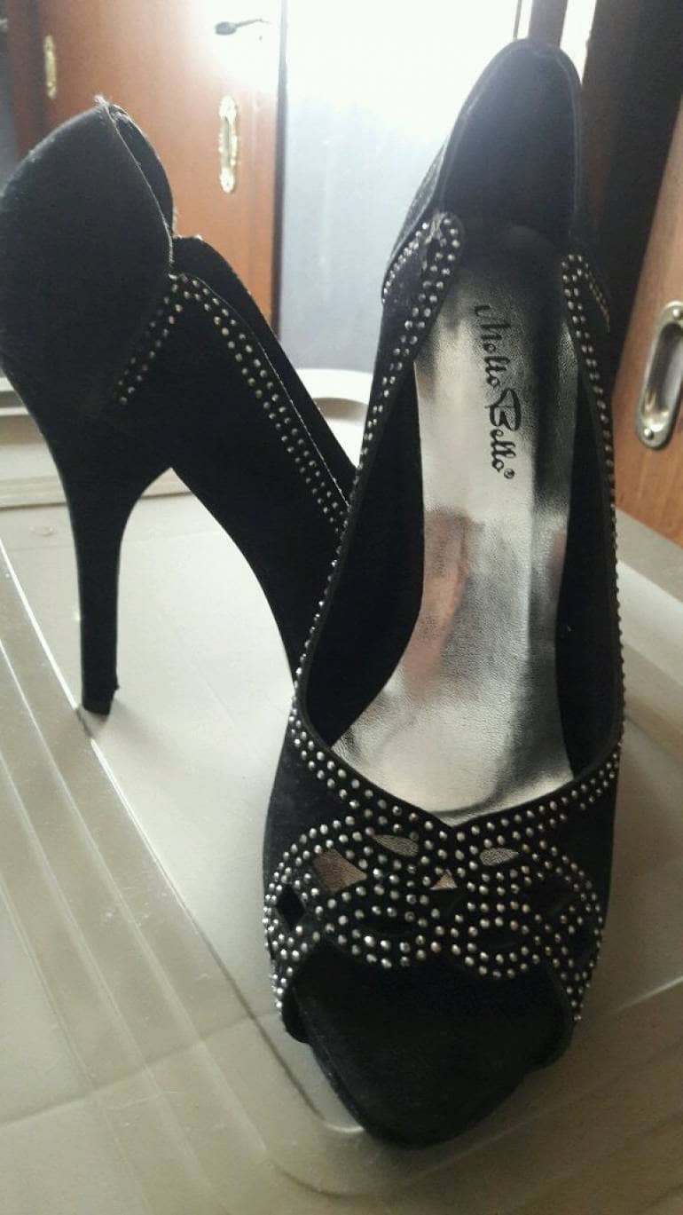 Zapatillas negras de ante de Molto Bello de segunda mano GoTrendier