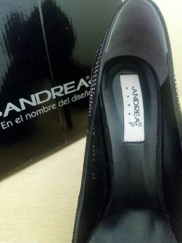Zapatillas Negras Fiesta de Andrea de segunda mano - GoTrendier