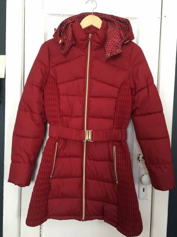 Chamarra roja Ann Miller de segunda mano GoTrendier