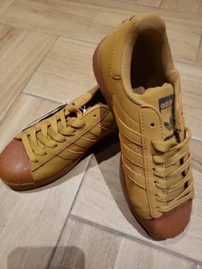 Tenis adidas color camel clearance