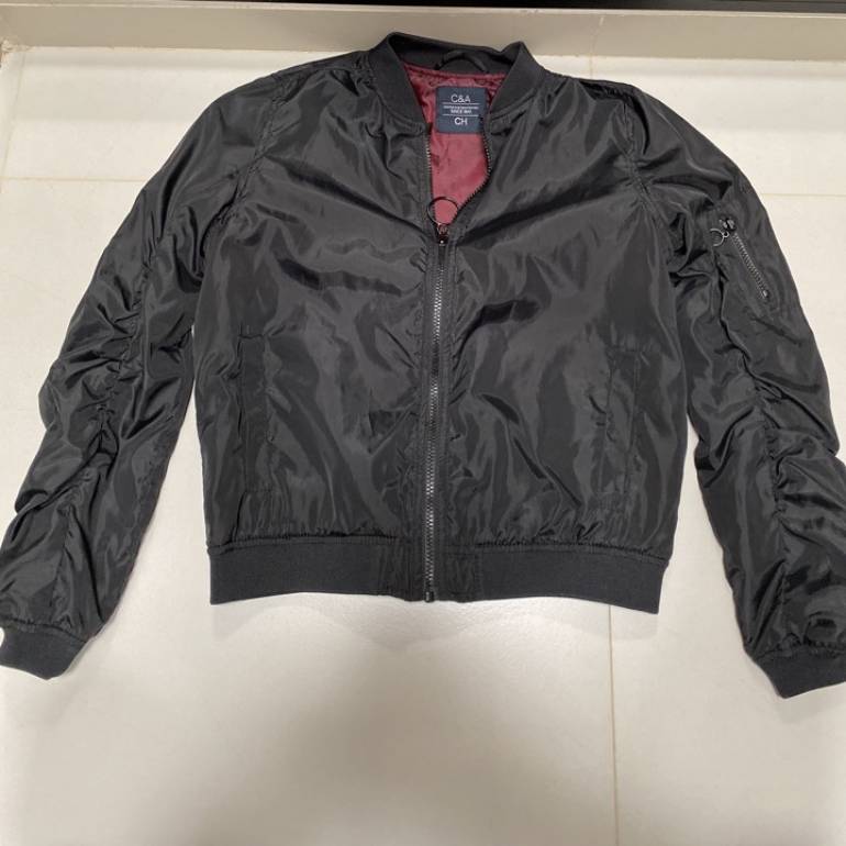 Chamarra negra c&a clearance