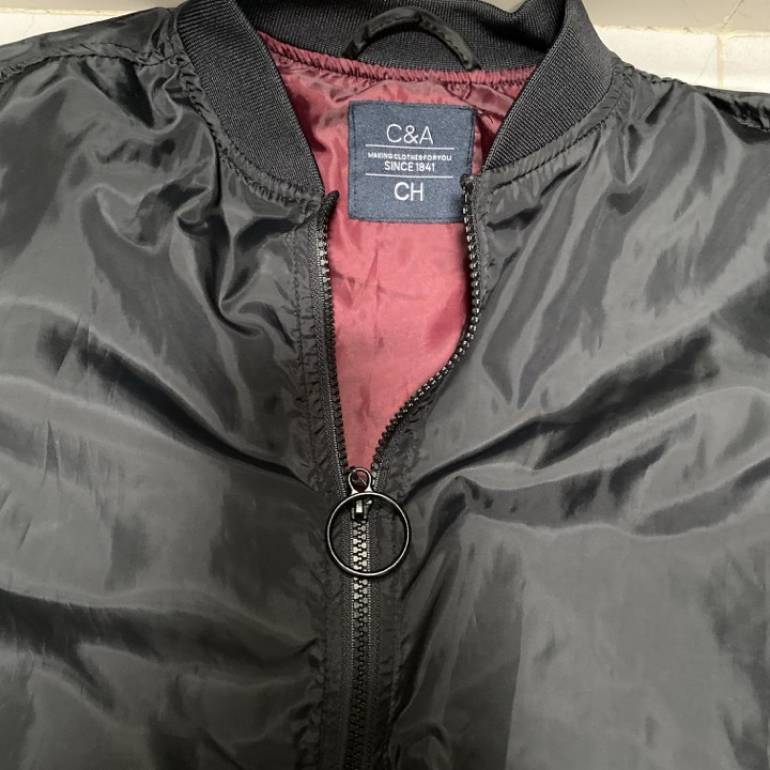 Chamarra negra c&a clearance