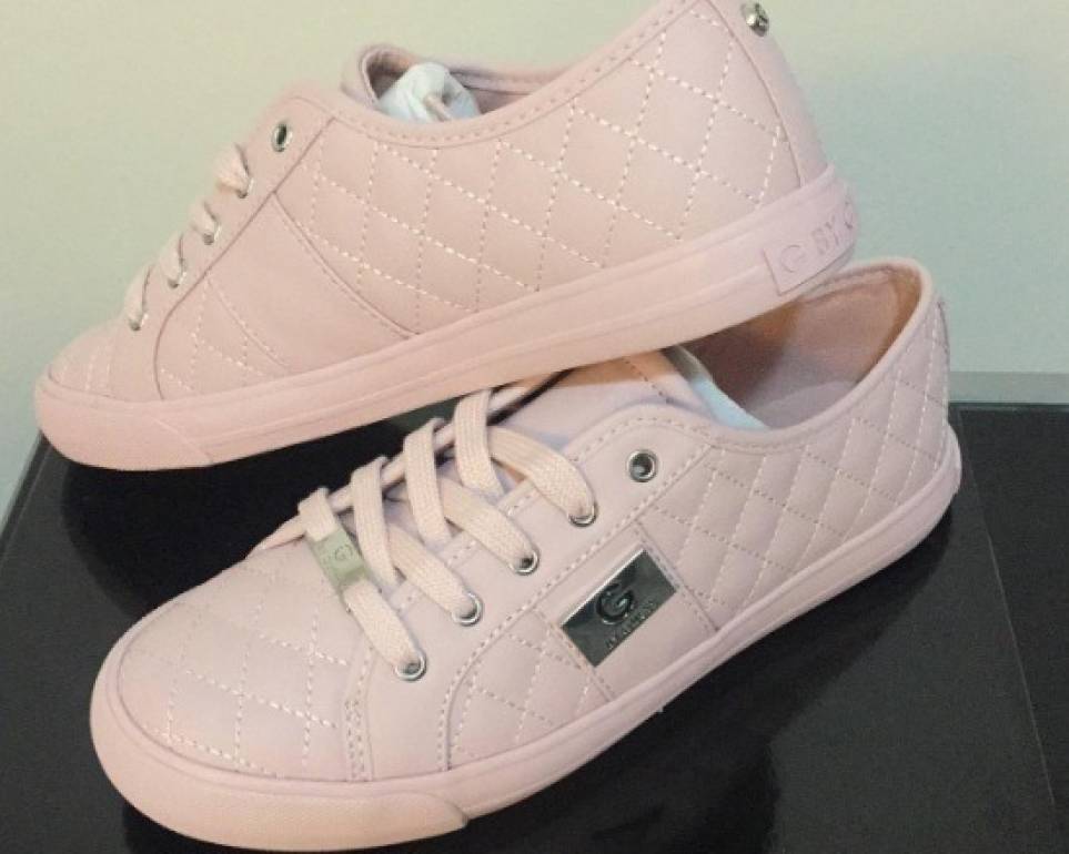 tenis guess rosas