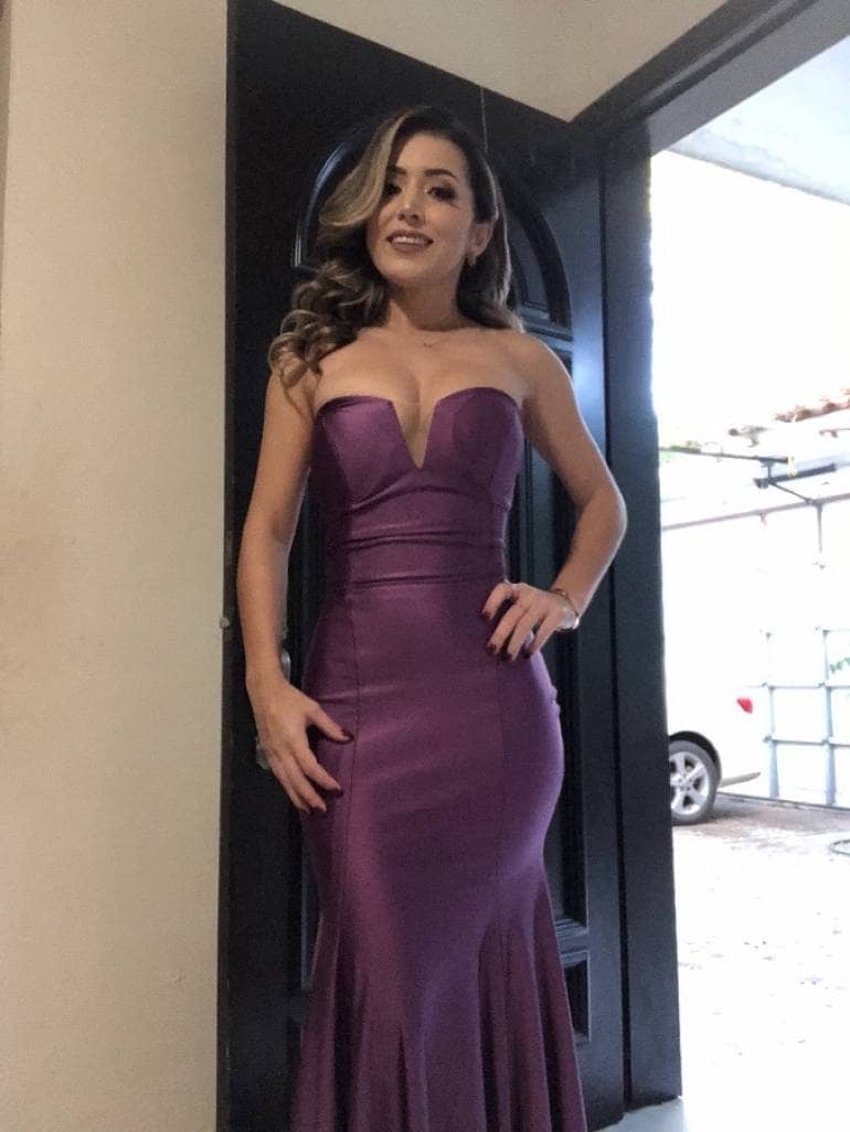 Vestido morado straple corte sirena de Otras marcas de segunda mano -  GoTrendier