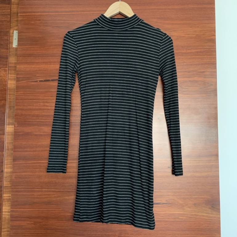 Vestido Rayas Ajustado de Forever 21 de segunda mano - GoTrendier