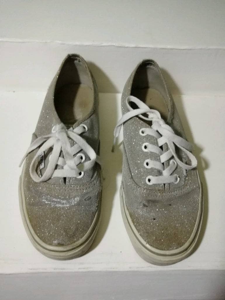 zapatos vans grises usadas