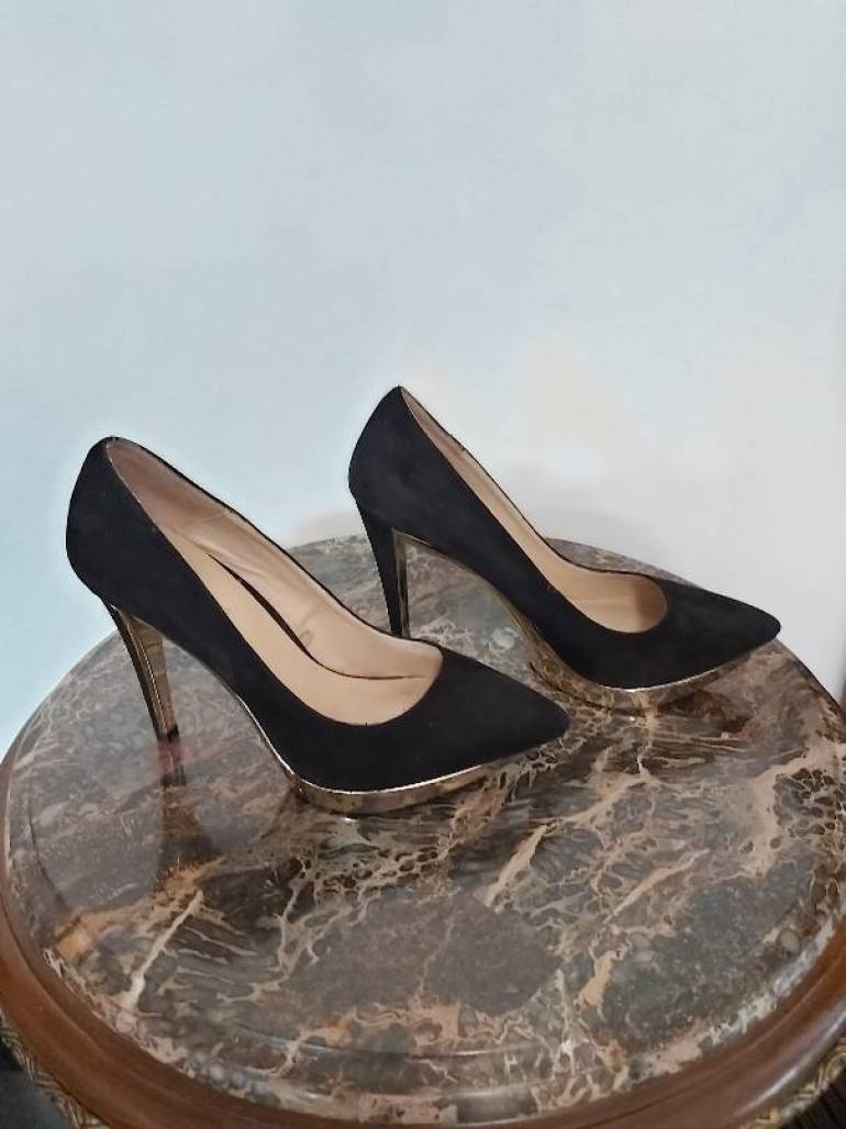 Zara zapatillas negras de segunda mano - GoTrendier