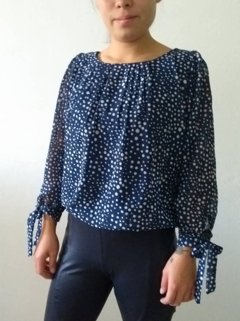 Blusa De Bolitas Blancas | Shop www.stjosep.org