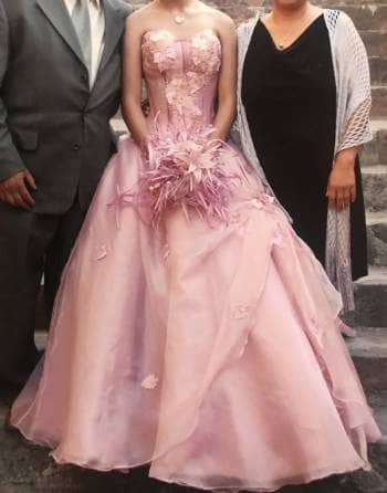 Vestido XV años rosa de RAFAEL COUTURE de segunda mano - GoTrendier