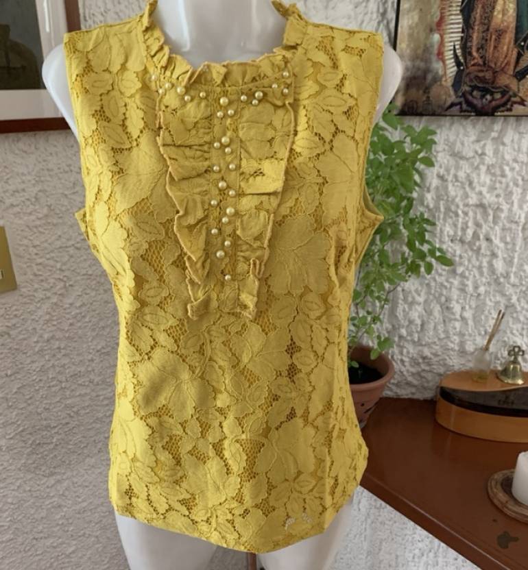 Hermosa blusa de encaje de Joy&co de segunda mano GoTrendier