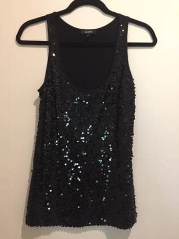 Blusa negra de lentejuelas Clearance