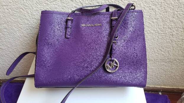 Bolsa Michael Kors Morada de segunda mano - GoTrendier