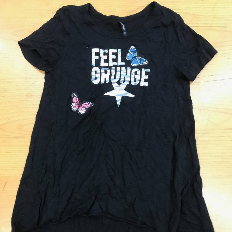 camiseta plateada zara